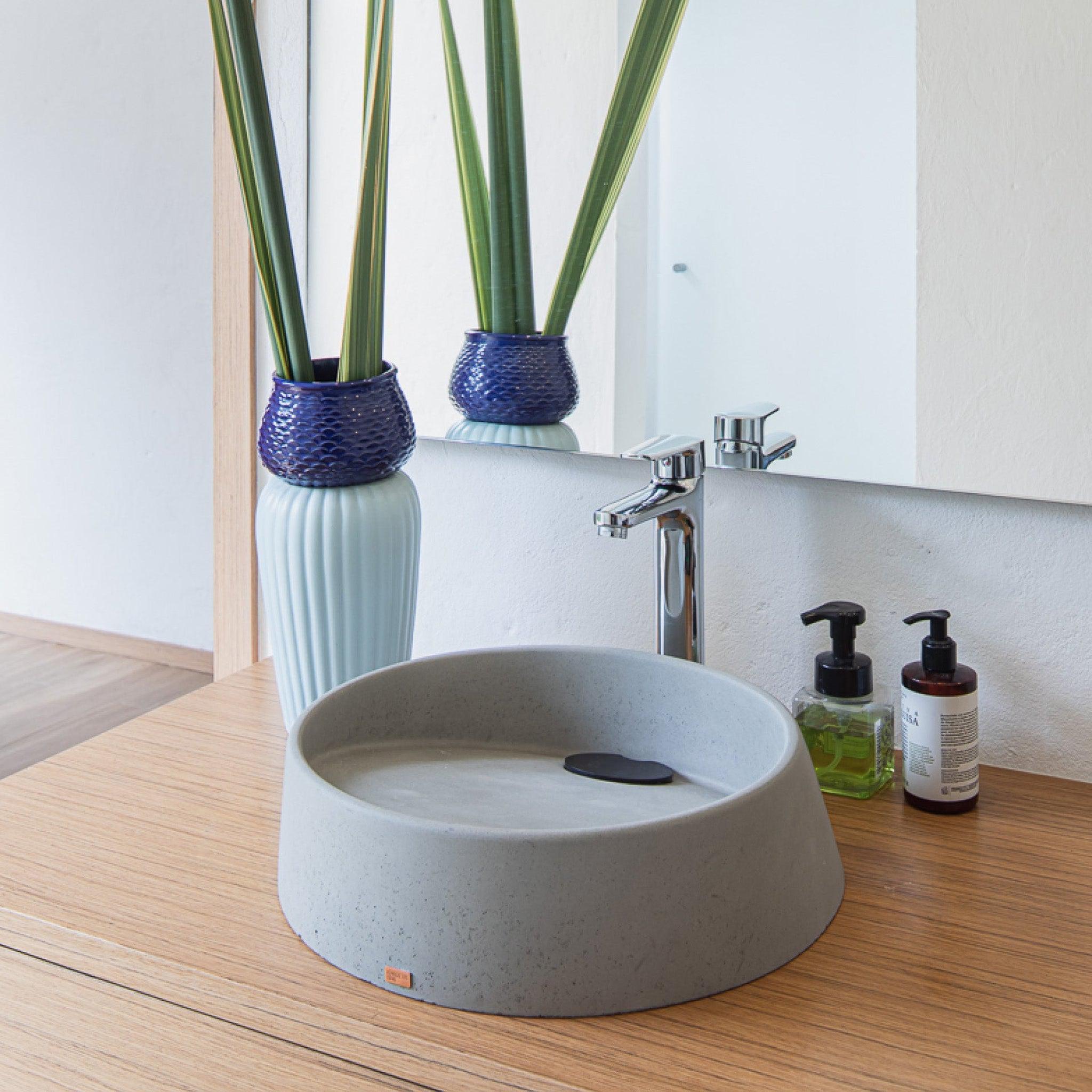 Konkretus, Konkretus Dal04 16" Shadow Gray Top Mount Round Vessel Concrete Bathroom Sink